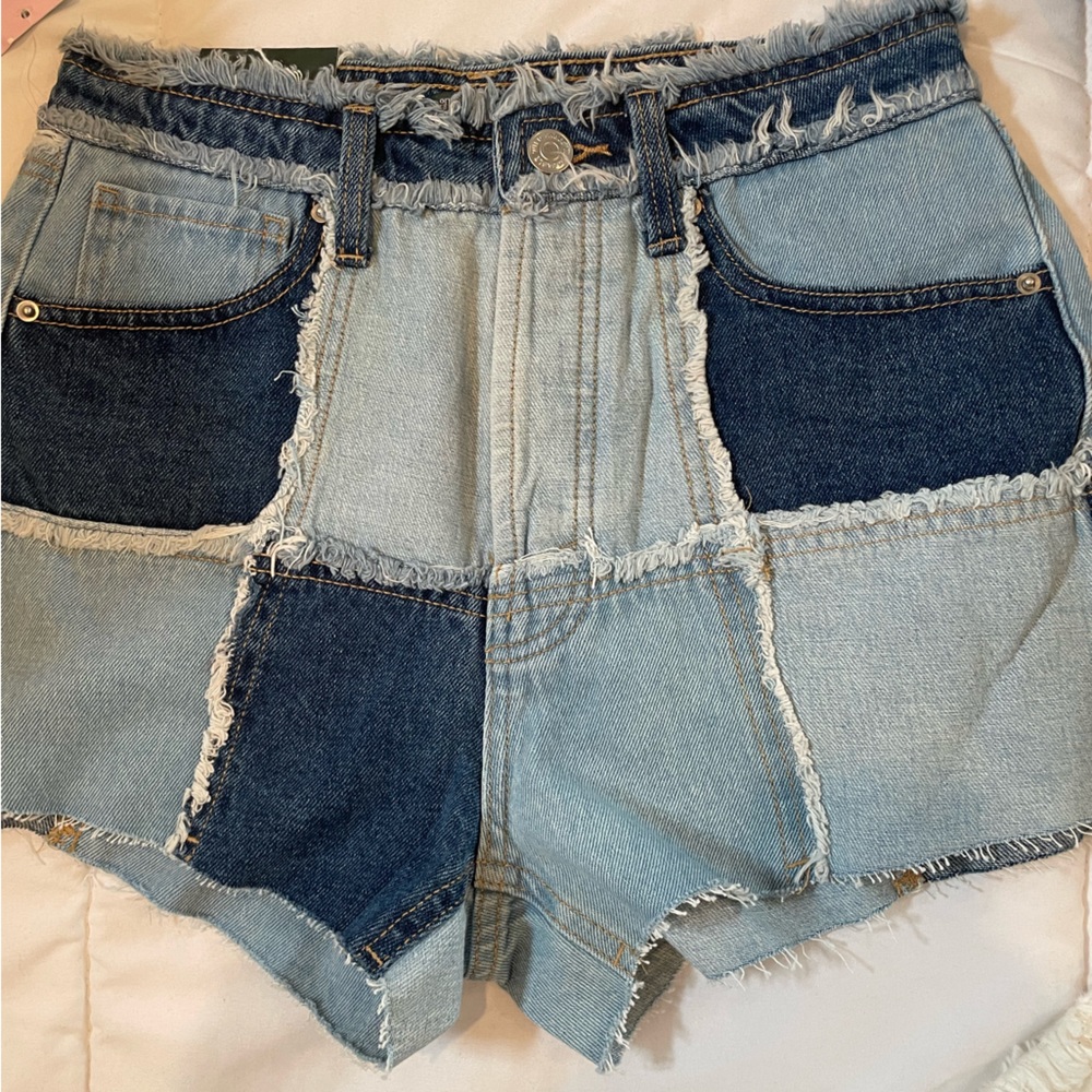 Two tone denim shorts